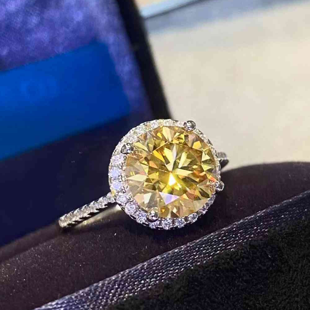 2 Carat Moissanite Round Ring