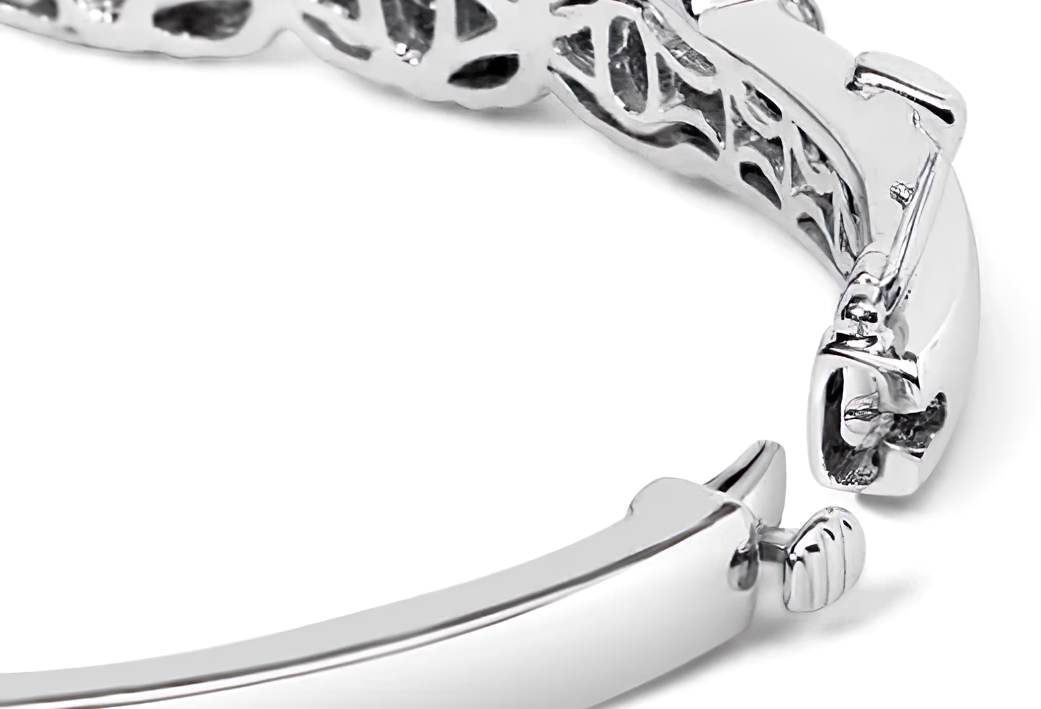 14K White Gold 2 1/2 Cttw Diamond Graduating Floral Cluster Bangle Bracelet (H-I Color, SI1-SI2 Clarity) - Fits Wrists up to 7.25 Inches - Stormyjay