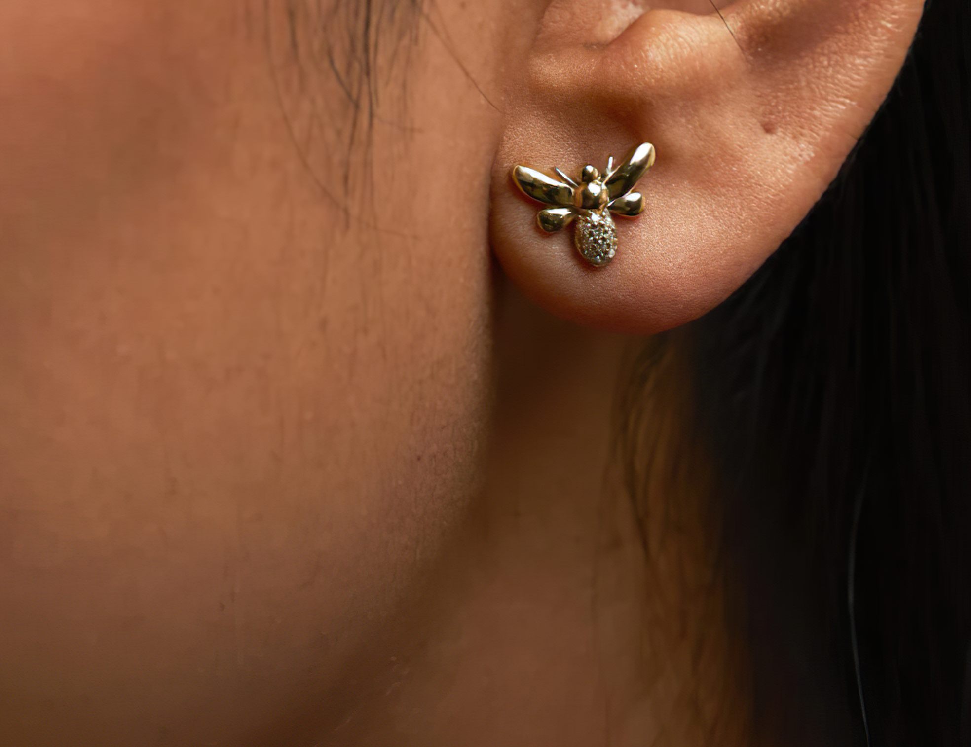 10K Yellow Gold Diamond Accented Bumble Bee Stud Earring (H-I Color, I1-I2 Clarity) - Stormyjay