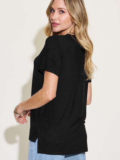 π Elevate your casual wardrobe with our Basic Bae V-Neck T-Shirt! π