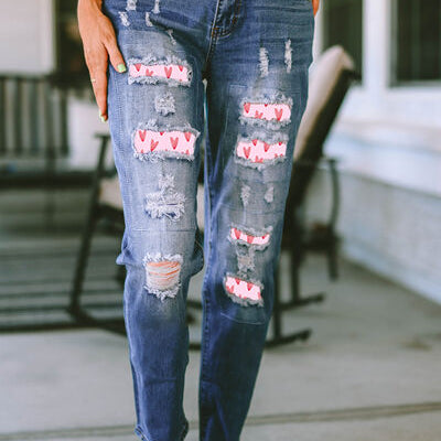 Heart Pattern Distressed Straight Jeans