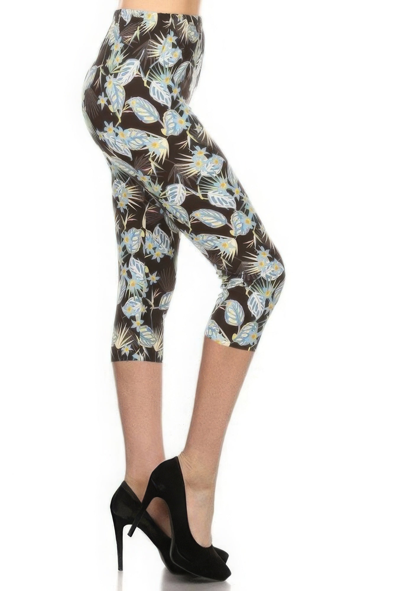 Leaves Printed, High Waisted Capri Leggings With An Elastic Waist - Stormyjay